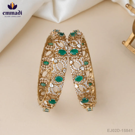 Dhira Victorian Green Bangles