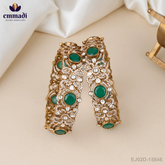 Dhuka Victorian Green Bangles