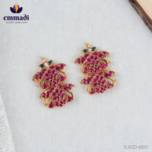 Ayushmita 1. Omkar Handcrafted Pendant Kundan Red