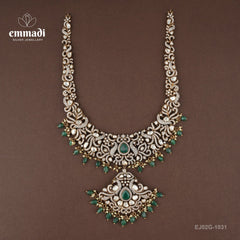 Bekura Victorian Green Long Necklace
