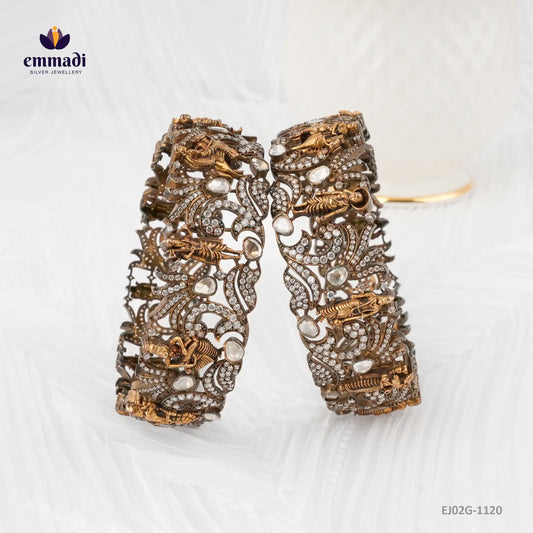 Candra Victorian White Bangles