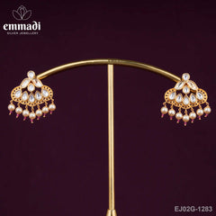 Desiha Moissanite White Studs