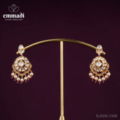 Dharsa Moissanite White Hangings