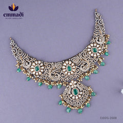 Navina Victorian Green Necklace