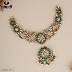Kalinda Victorian Green Necklace