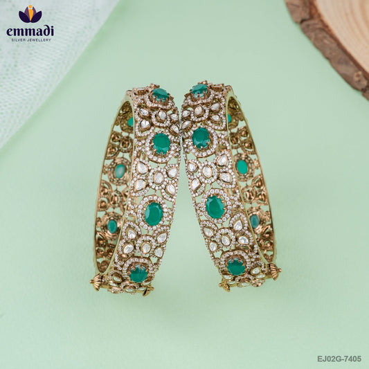 GAURANGI Exquisite Victorian Green Bangles