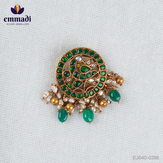 Arka Gopala Pendant Kundan Green: Exquisite handcrafted pendant made with pure gold plating on 92.5 silver by Emmadi Jewellers, not suitable for daily wear.