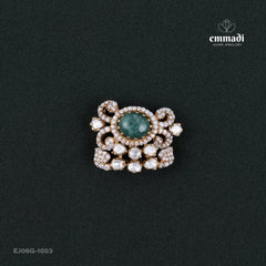 Daks?esa Victorian Green Pendant