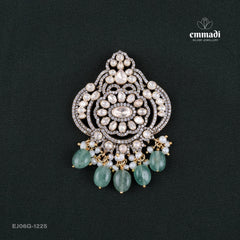 Gaura?ga Victorian White Pendant