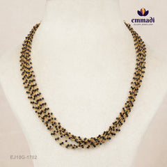 Manasketa Beads Black Chain