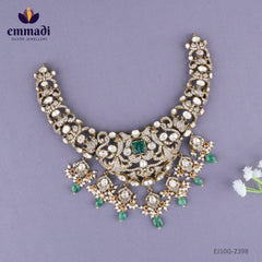 Trinayana Victorian Green Necklace