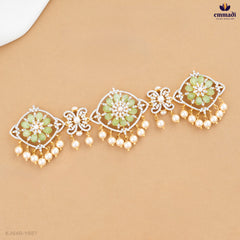 CHAMPAKMALA Exquisite Green Gemstone Choker