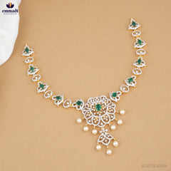 AARURA Elegant Green CZ Necklace