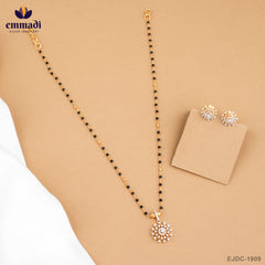 AKSHADA Elegant White Nallapusalalu Chain