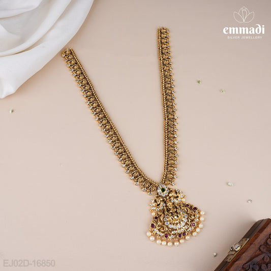 BDSM video porno mushuk katta obektlarni kiritish Tatuirovka qilingan porno aktrisalar