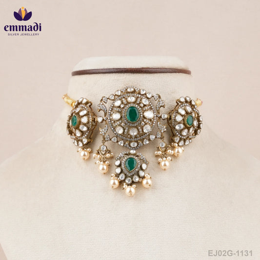 Chahna Victorian Green Choker