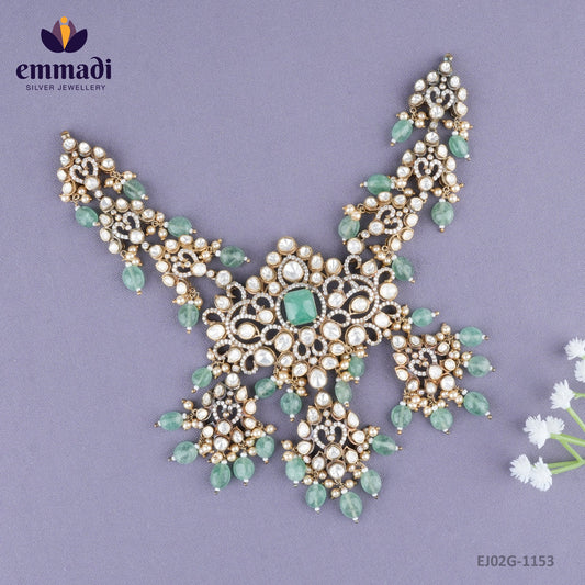 Chetna Victorian Green Necklace
