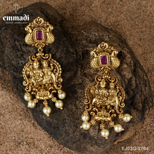 Patava Premium Antique Red Hangings