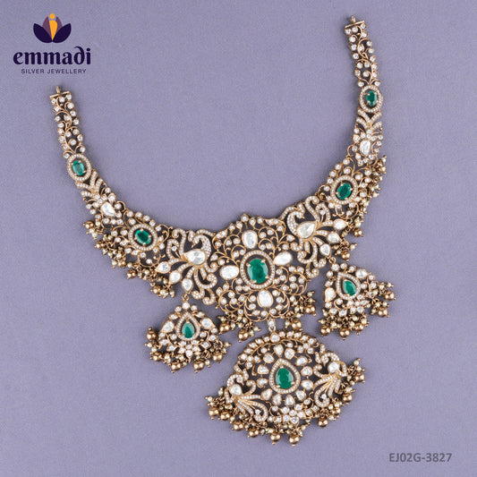 Utpala Victorian Green Necklace