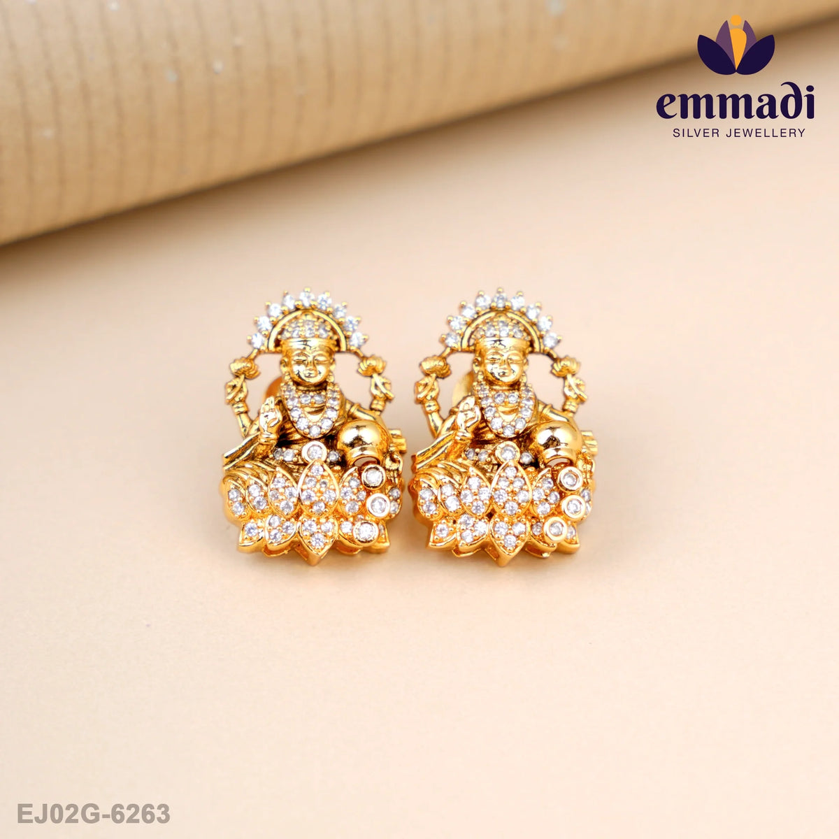 Jihirsa Premium Antique White Studs