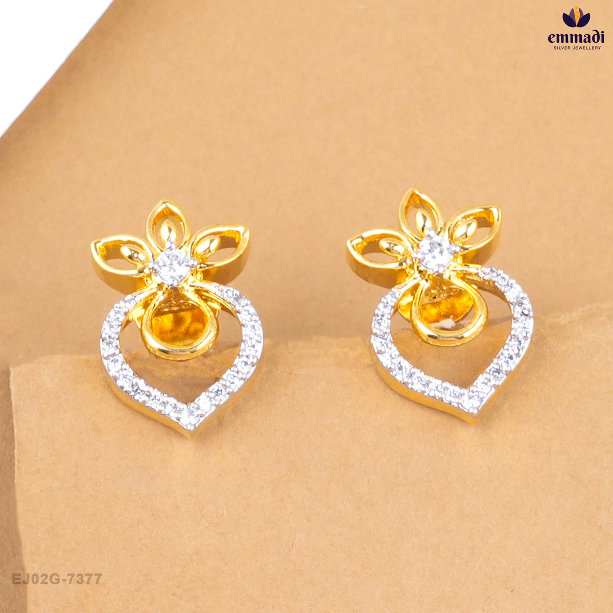 SAKINI Premium White CZ Studs