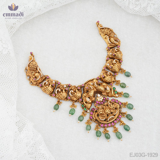 Saanvi's Exquisite Nakshi Gold Necklace