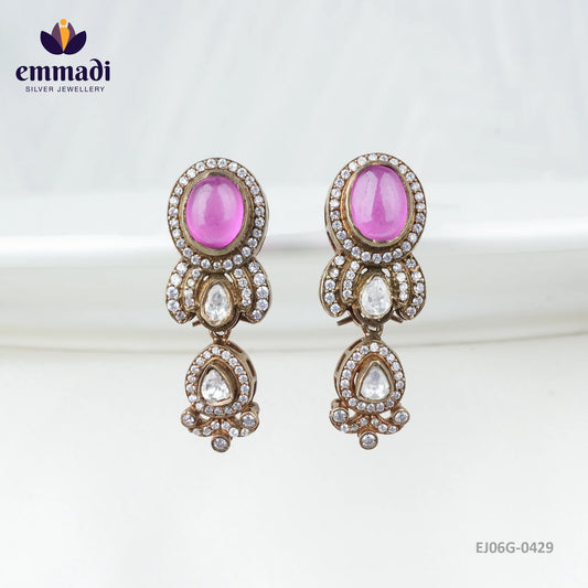 Ucathya Victorian Pink Hangings