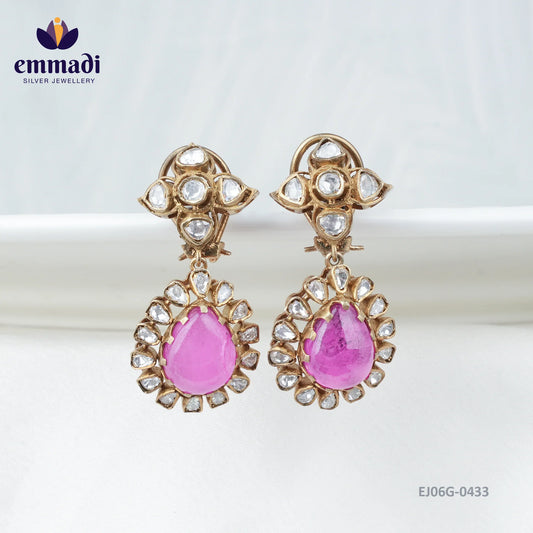 Udbha?a Victorian Pink Hangings