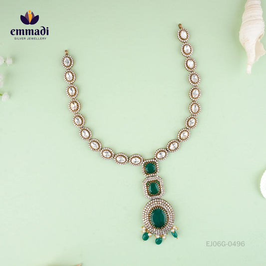 Vatsara Victorian Green Necklace