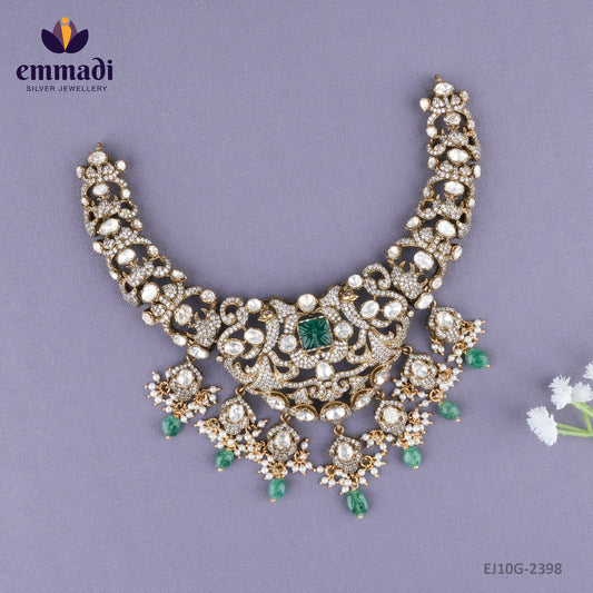 Trinayana Victorian Green Necklace