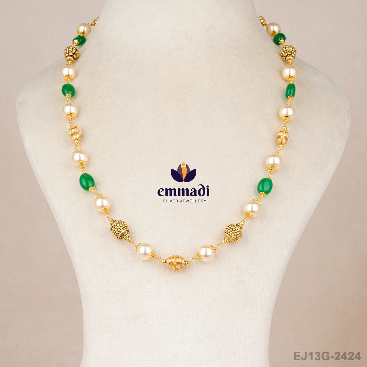 Rabri Pearls White Chain