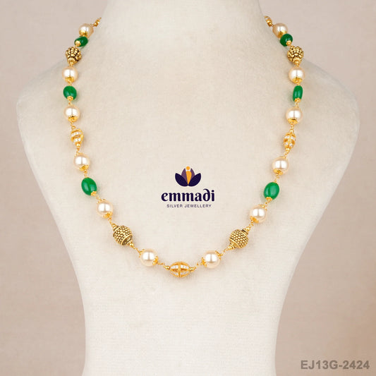 Rabri Pearls White Chain