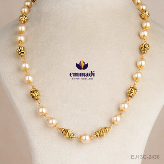 Rachi Pearls White Chain