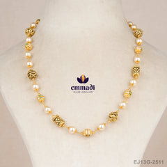 Ratti Pearls Green Chain