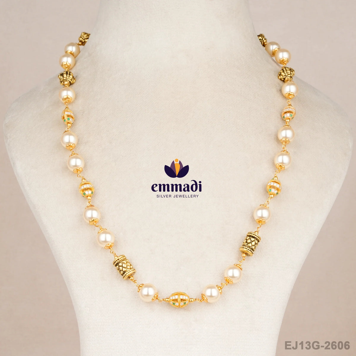 Satvi Pearls Green Chain