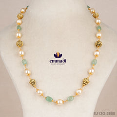 Sruti Pearls White Chain