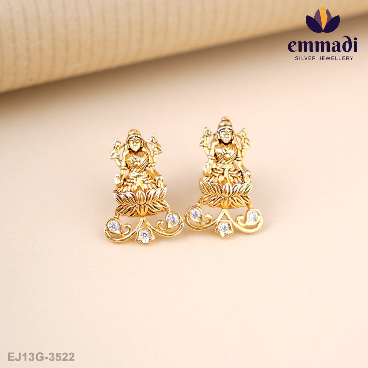 Jagavi Nakshi White Studs