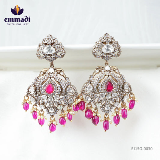 Kuvali Victorian Red Hangings