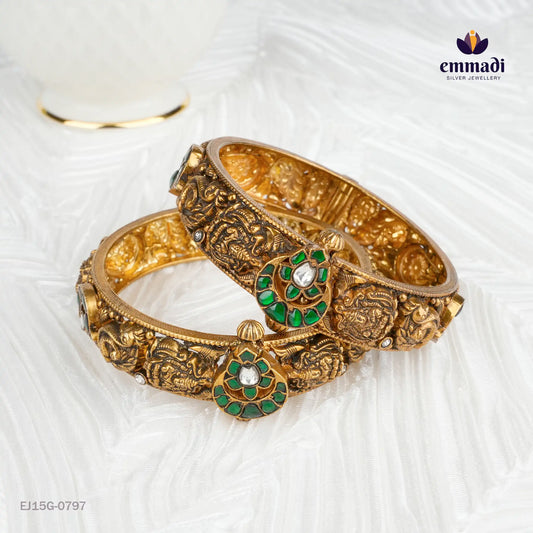 Surali Kundan Nakshi Green Bangles