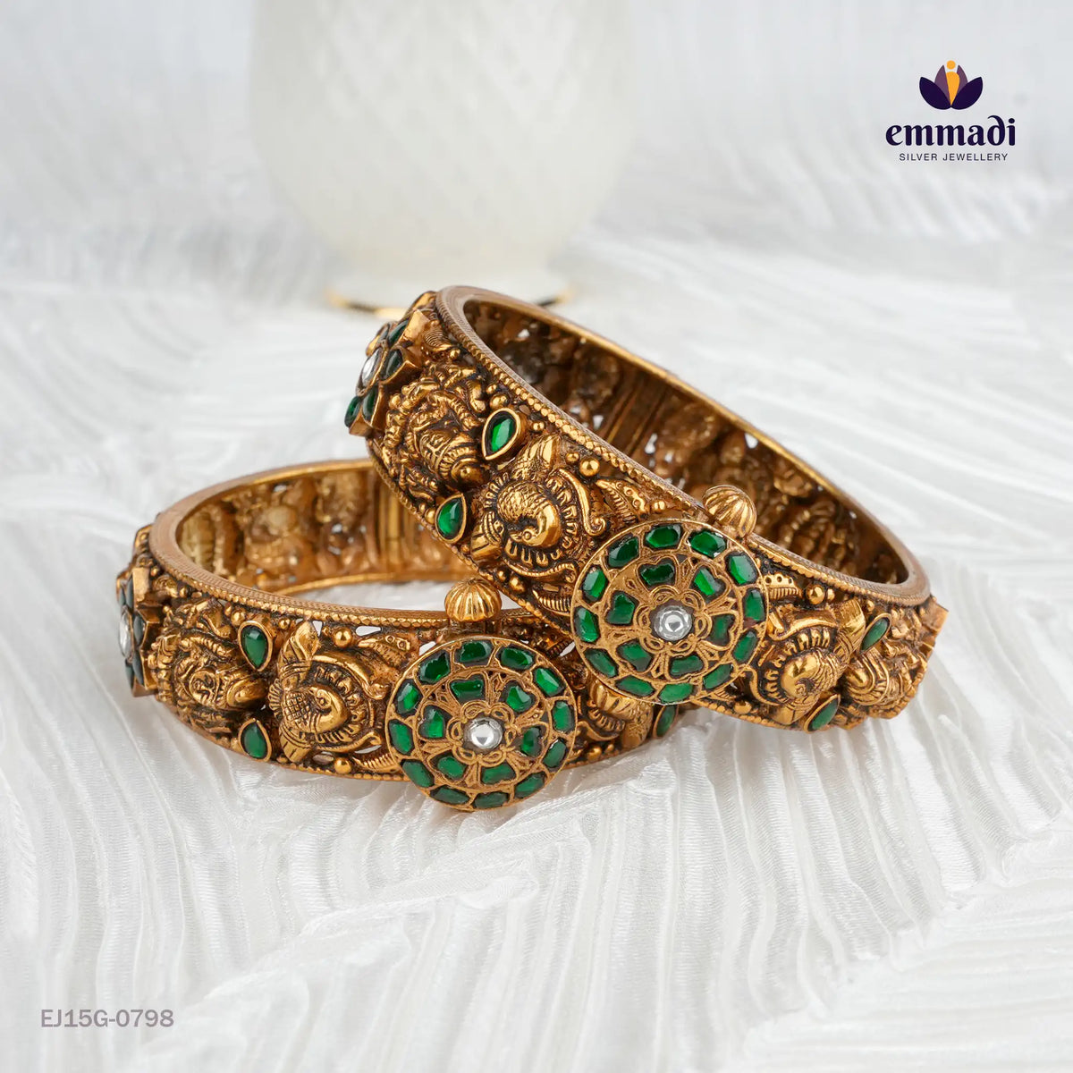 Suvali Kundan Nakshi Green Bangles