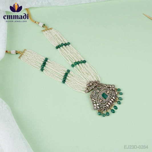 Amaya Sanskrit: Long Necklace Victorian Green