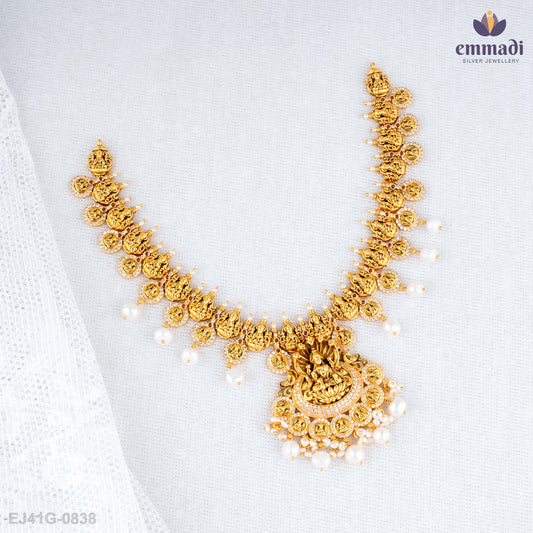 Sonam's Elegance: White Nakshi Necklace