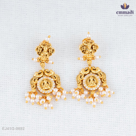 Sita's Elegance: White Nakshi Hangings