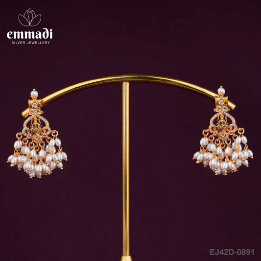 Lajyabati Guttapusalu White Hangings