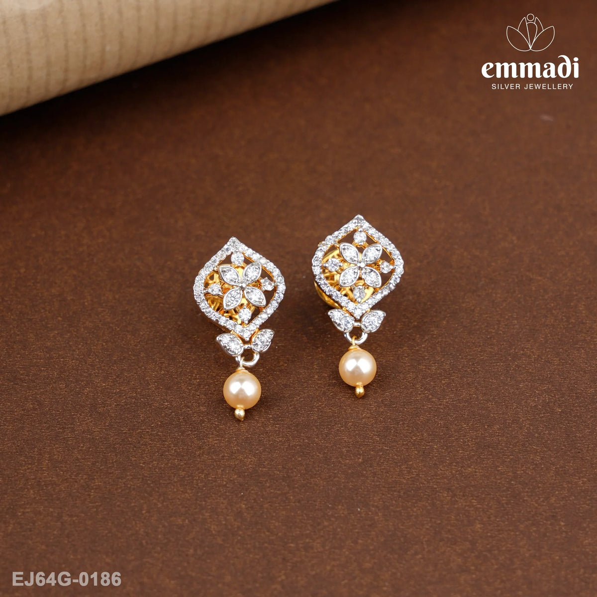 Giritarangi Premium Cz White Studs