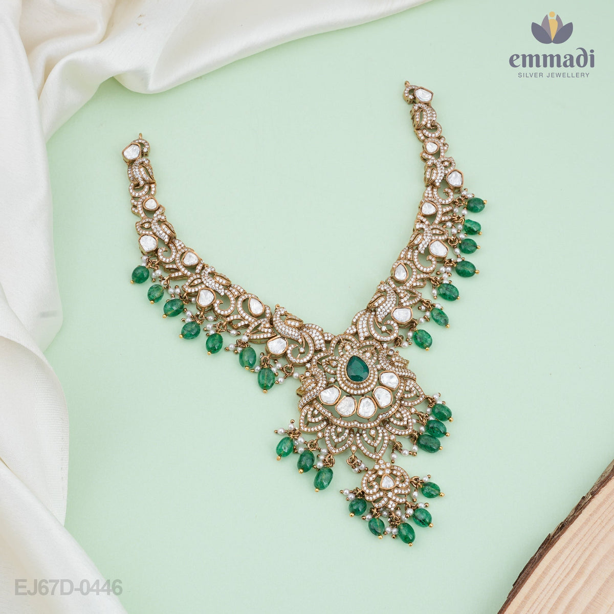 Jeevitha Exquisite Victorian Green Necklace