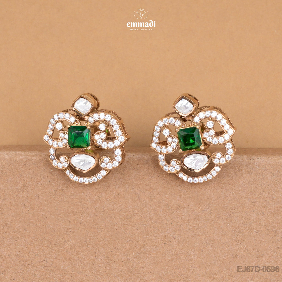 Gulfasha Victorian Green Silver Studs