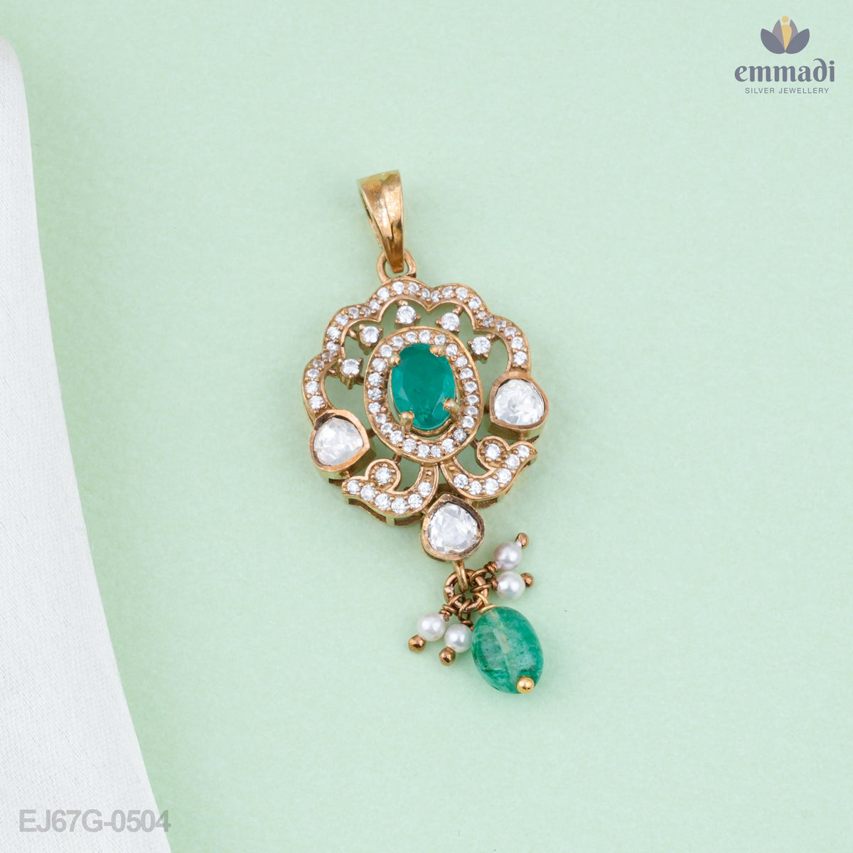 Samaira Victorian Green Pendant Jewelry