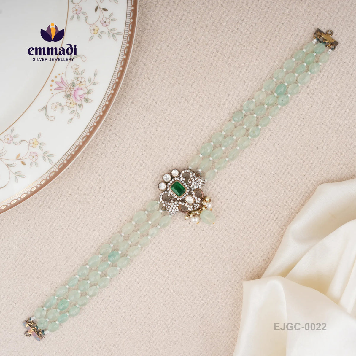 Chahek Victorian Blue Choker